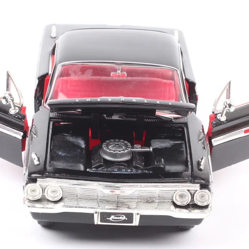 Jada 1:24 1961 Chevrolet Impala Vintage Classic High Simulation