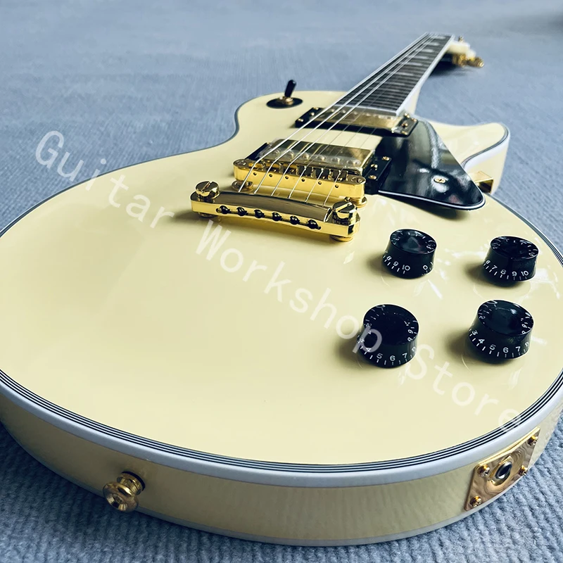 

Высококачественная яркая электрогитара, Бесплатная доставка от двери до двери, может быть подтверждена путем проверки фотографий перед отправкой.