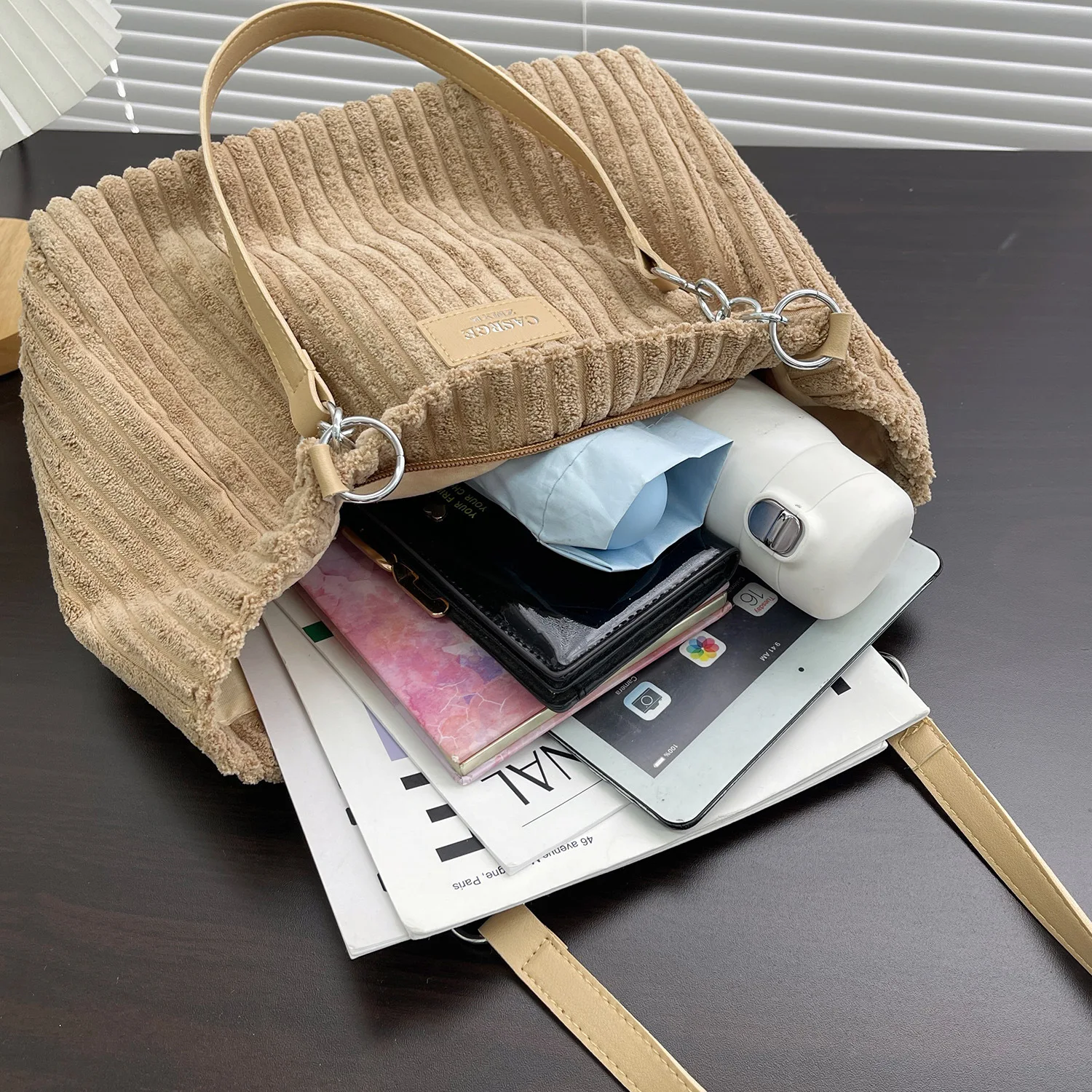 Large Capacity Chic Chain Underarm Bags for Woman Corduroy Tote Bag Versatile Handbag Women Shoulder Bag Female Bag Bolsos Mujer