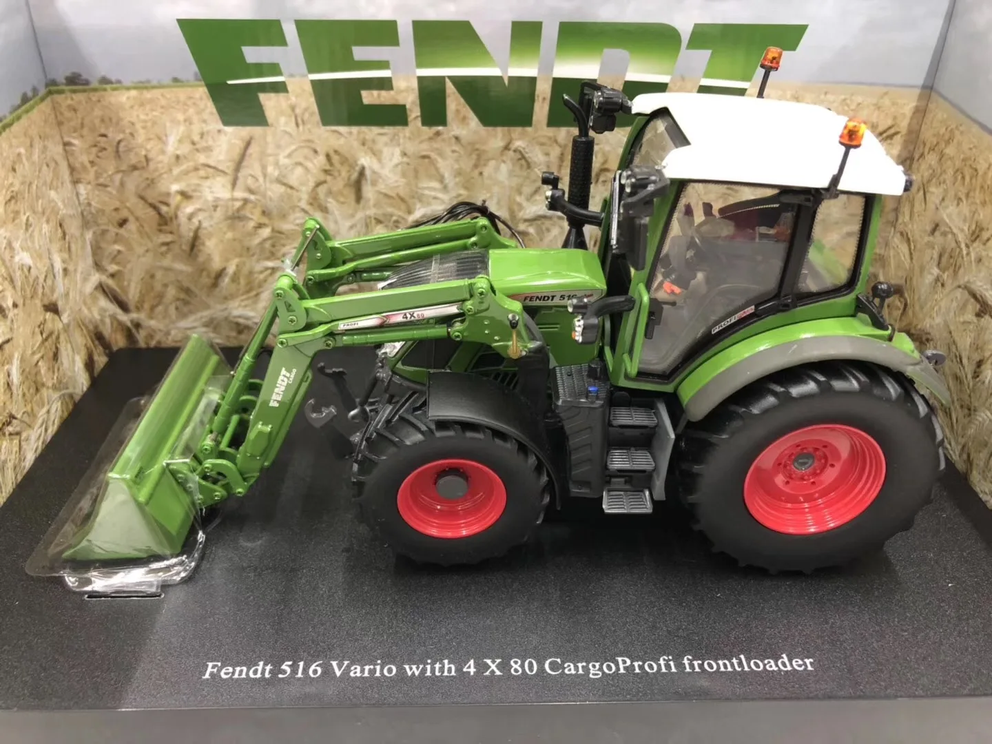 Diecast 1:32 Scale Fendt 516 Vario Fendt Tractor 4981 Wheel Loader