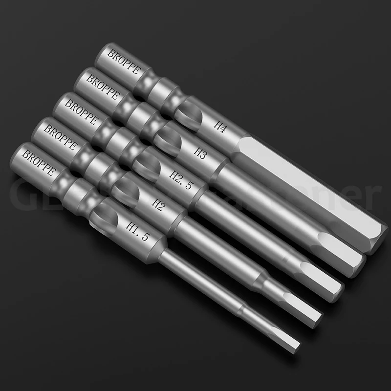 Vue rapprochée d'une brosse de nettoyage 40mm, manche ergonomique pour un entretien efficace.