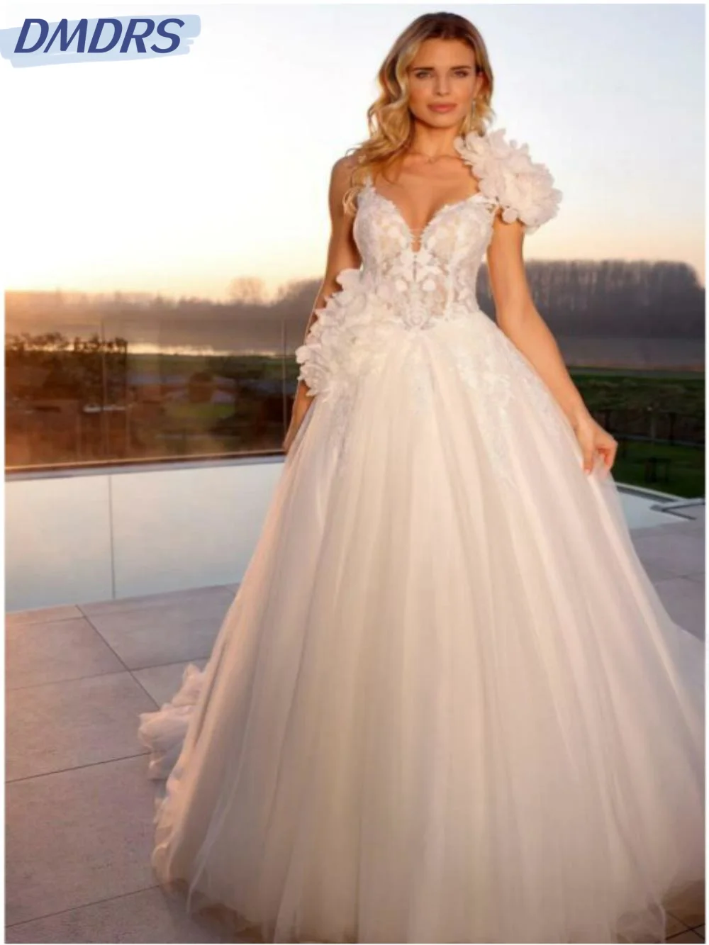 

Sexy V-neck Backless Dress For Bride Classic Lace Appliques Bridal Gown Elegant A-line Long Wedding Dress Robe De Mariée