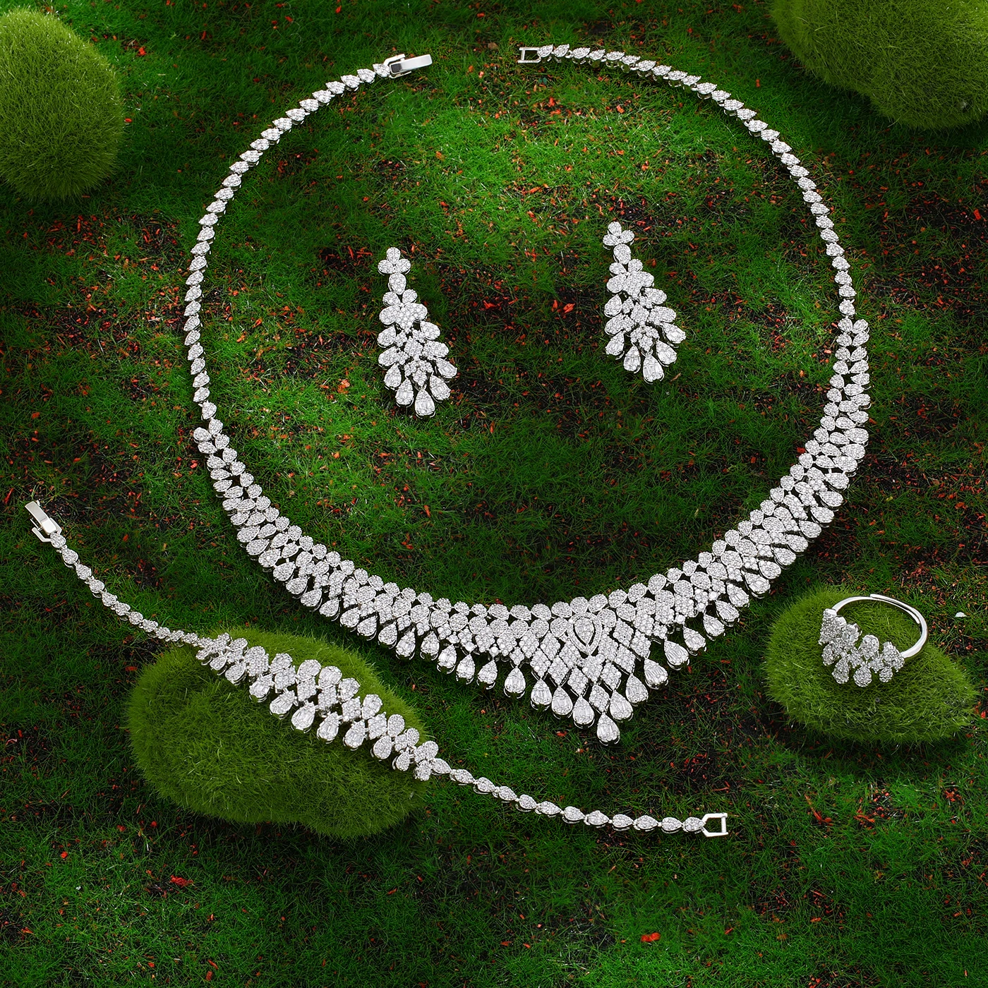 

2024 New 4-piece Zirconia Bride Jewelry Set, suitable for women's parties, Dubai Nigerian Crystal Wedding Jewelry Set