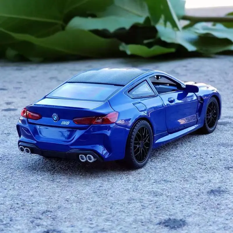 1:32 BMW M8 IM Supercar 시뮬레이션 합금 자동차 모델 다이캐스트 금속 차량 소리와 빛 수집품 어린이 자동차 장난감 선물