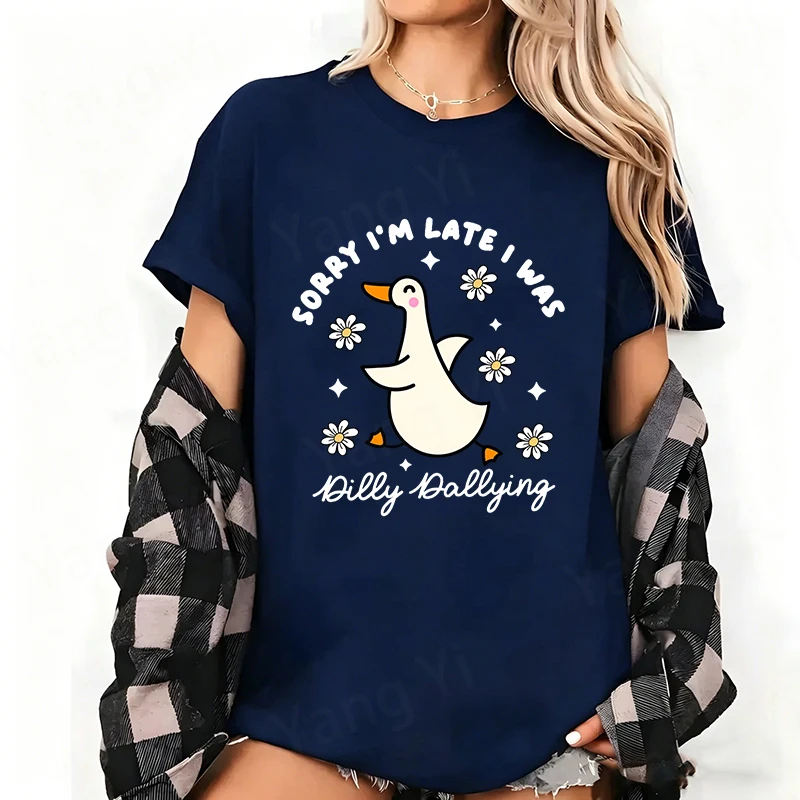 Trendiges Cartoon-Gans-Daisy-Print T-Shirt, Locker Geschnittenes Kurzarm-Harajuku-Freizeitoberteil mit 'SORRY I'M LATE I WAS' Aufdruck, Baumwoll-Shirts für Damen und Herren