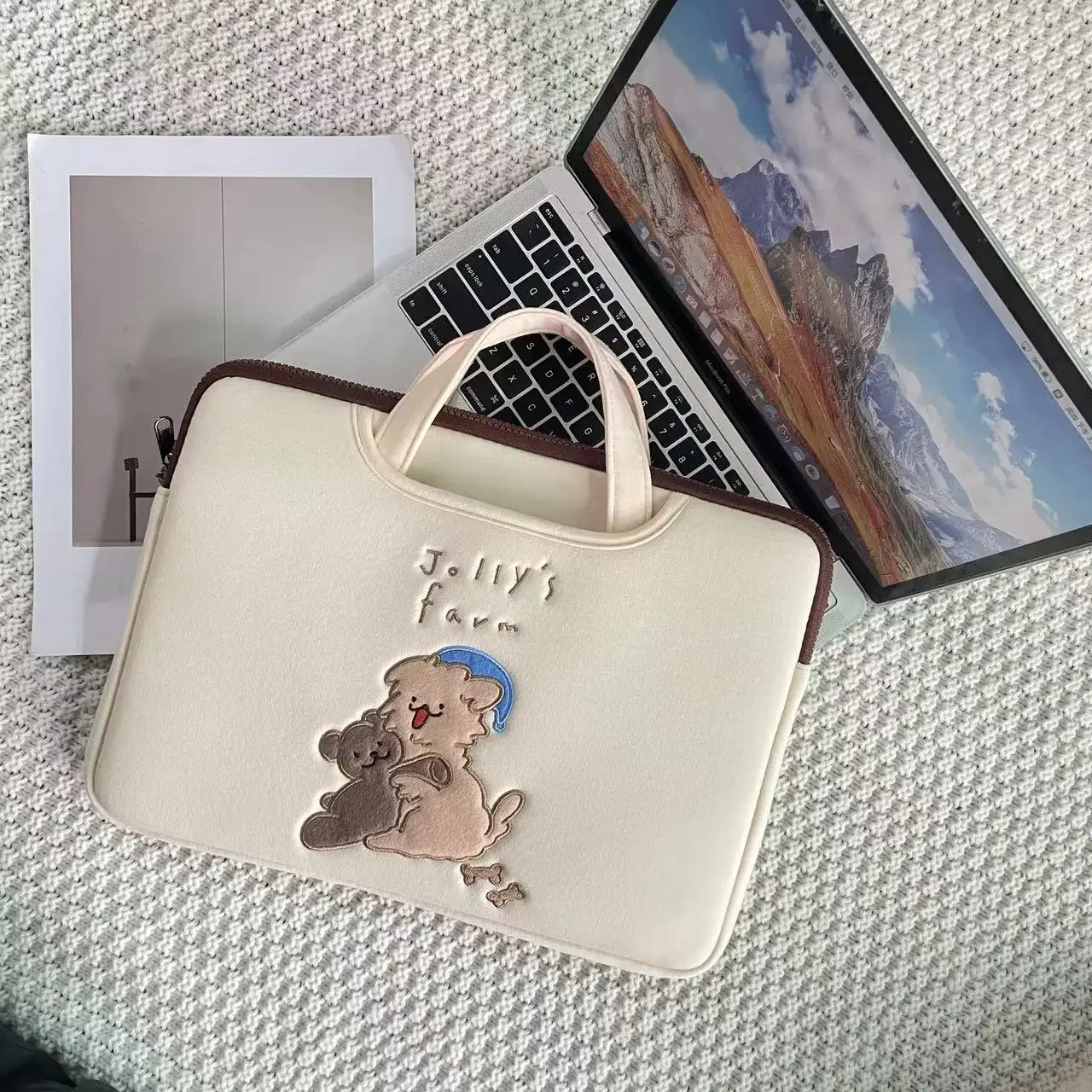Stylish Shockproof Laptop Handbag and Notebook Pouch