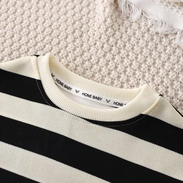 Conjuntos de verano para niños y niñas, camiseta de manga corta a rayas y pantalones cortos, chándales de cuello redondo a la moda para bebés, trajes para niños - Imagen 4