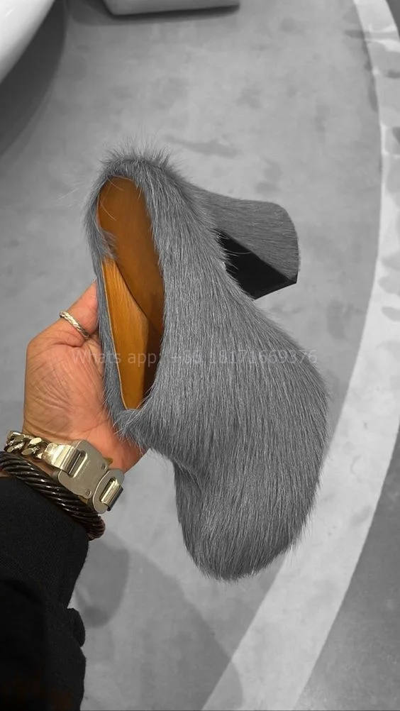 

Повседневные меховые Роскошные шлепанцы с круглым носком на высоком каблуке женские босоножки без застежек на блочном высоком каблуке дизайнерская классическая женская обувь осень 2024