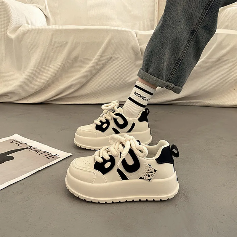 

Женская спортивная обувь на толстой подошве, Повседневная Уличная обувь на весну и осень, новинка 2024, модная повседневная спортивная обувь на шнуровке