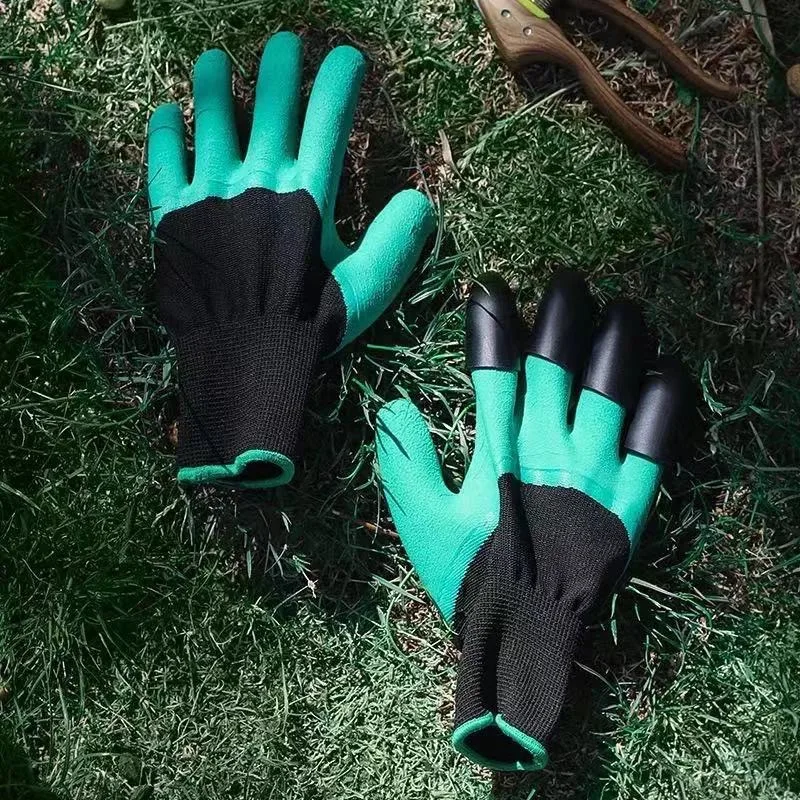 Garden Gloves with Claws 3