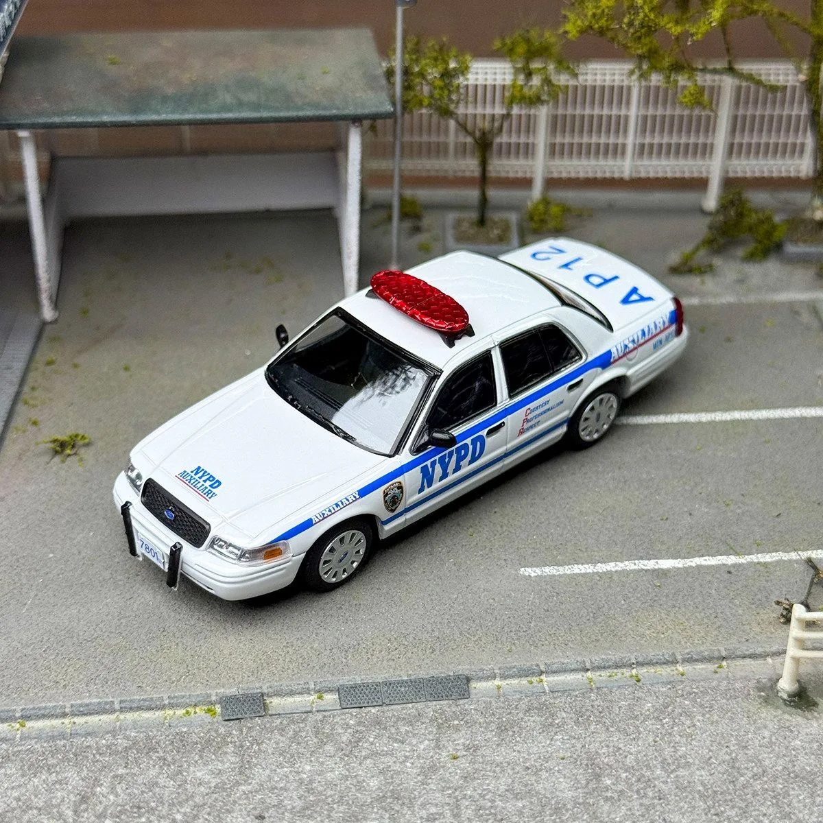 Rollin 1/64 CPD Chicago / NewYork Police Victoria Crown Patrol car ...
