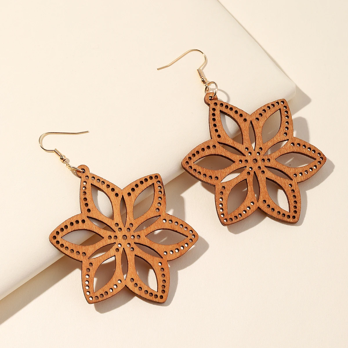 

Women Wood Earrings Flower Hollow Cut Pendent Earrings Vintage Brown Colored Ethnic Jewelry Accessories Gift