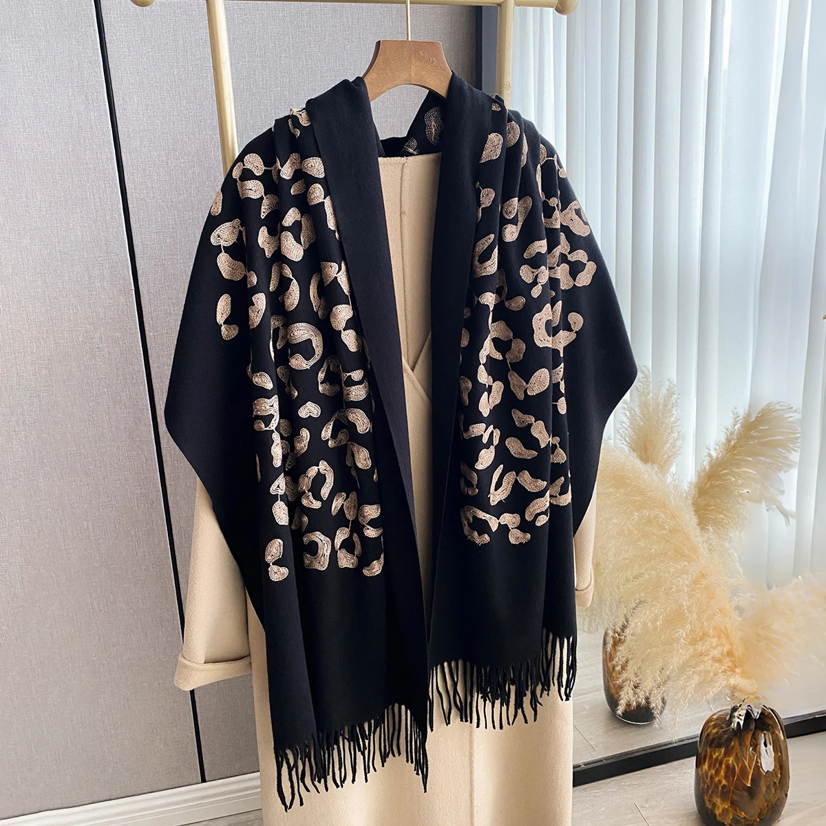 2025 Luxury Warm Poncho Cashmere Winter Women Scarves Embroidery Shawl Wraps Female Thick Pashmina Blanket Bufanda Echarpe Scarf