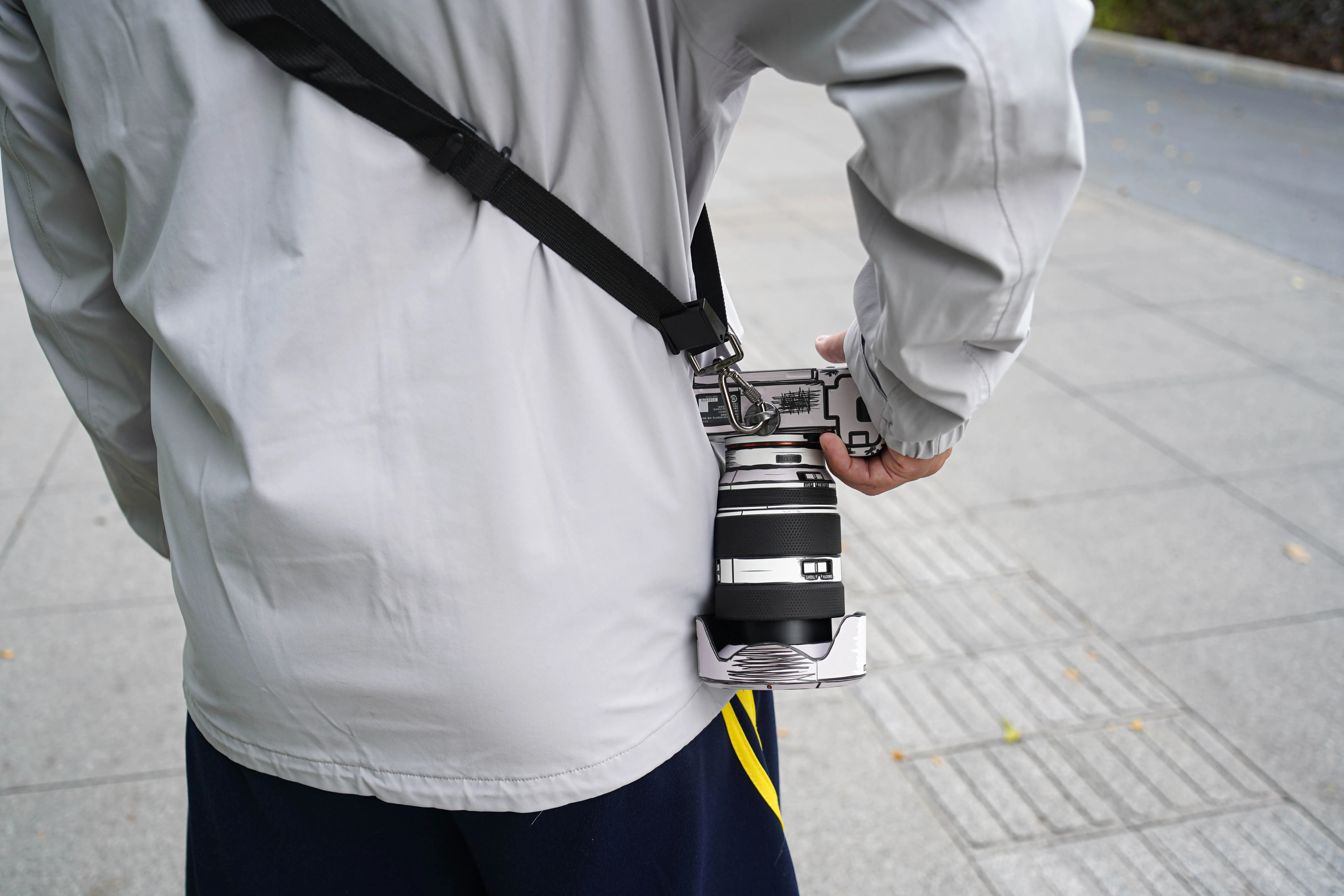 Universal Quick-Release Shoulder Strap with Neck Pressure Relief