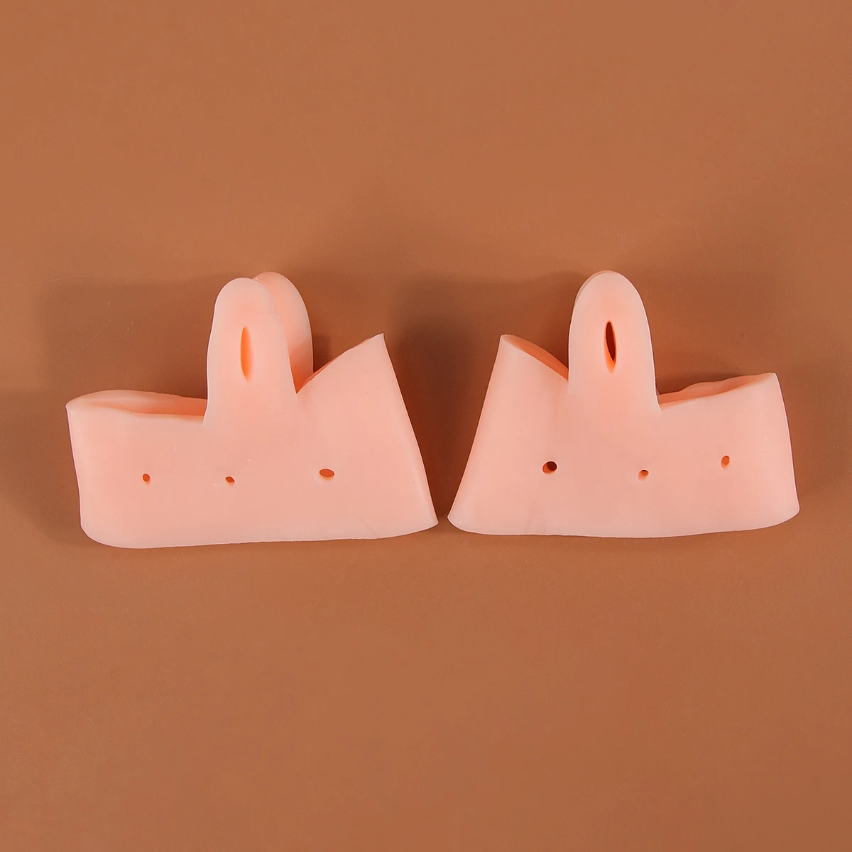 1 Pairs Silicone Bunion Corrector Toe Straightener Toe Separator Preventing Rubbing and Relieve Pressure White Flesh-Colored