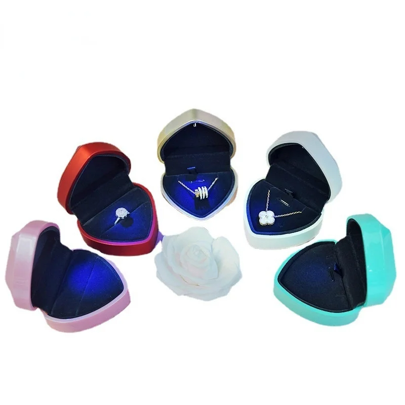 Creative Heart Ring Box Heart Shape LED Light Jewelry Box Proposal Confession Ring Box LED Light Earring Pendant Storage GiftBox
