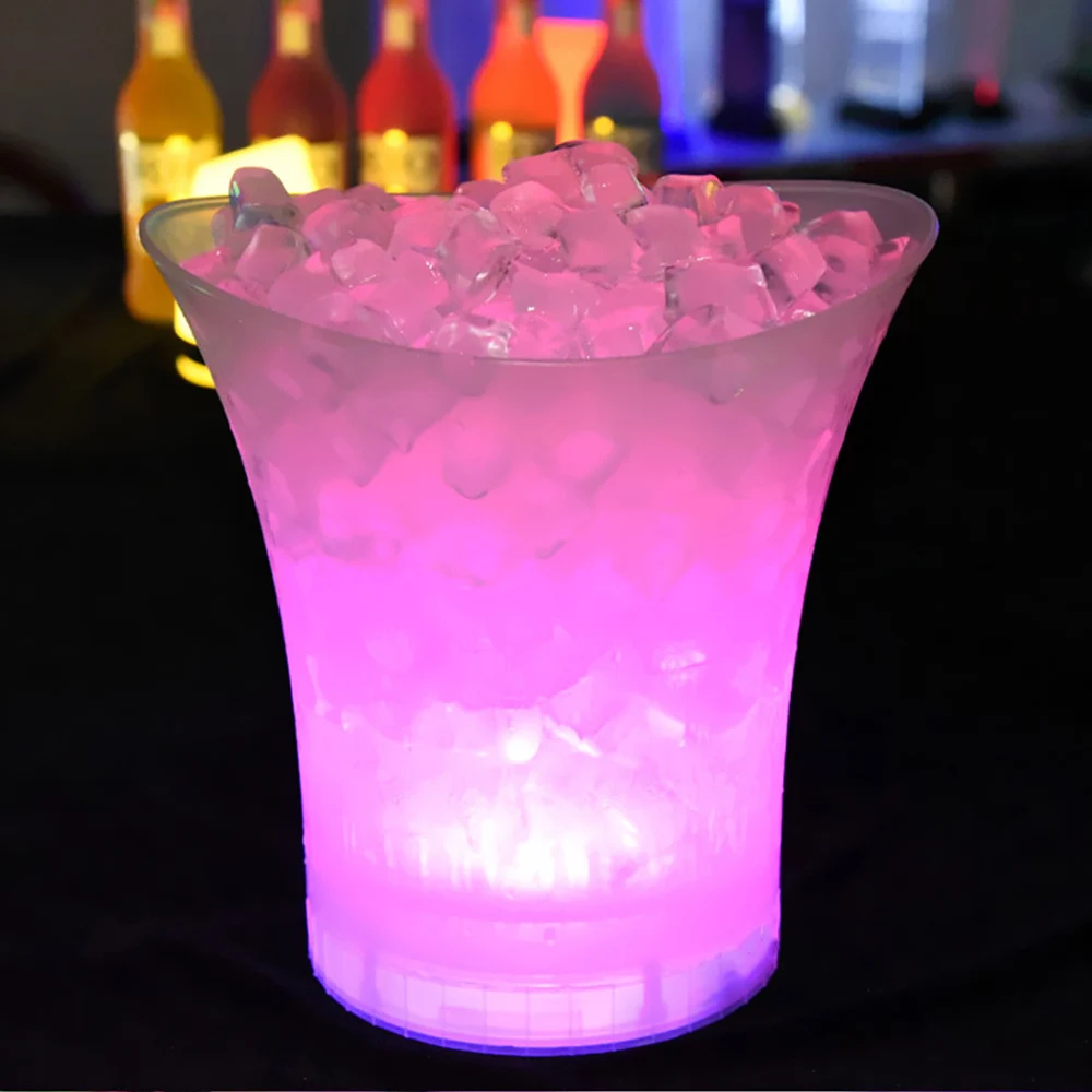 4 Color LED LED Light Up Champagne Beer Bucket Bars Night Party New Waterproof Plastic Ice Bucket 5L Bars Nightclubs