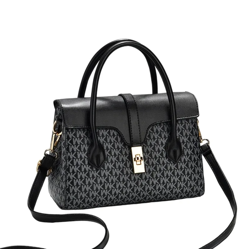 حقيبة يد نسائية مطرزة كلاسيكية