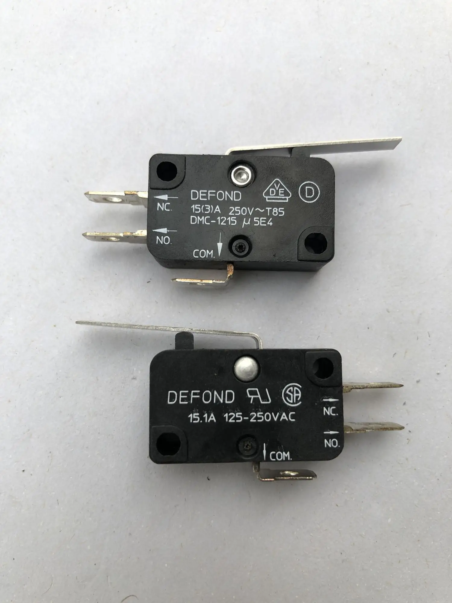 크랭크 장착 DMC-1215 대형 마이크로 스위치, 15.1A 125-250VAC, 로트당 3 개