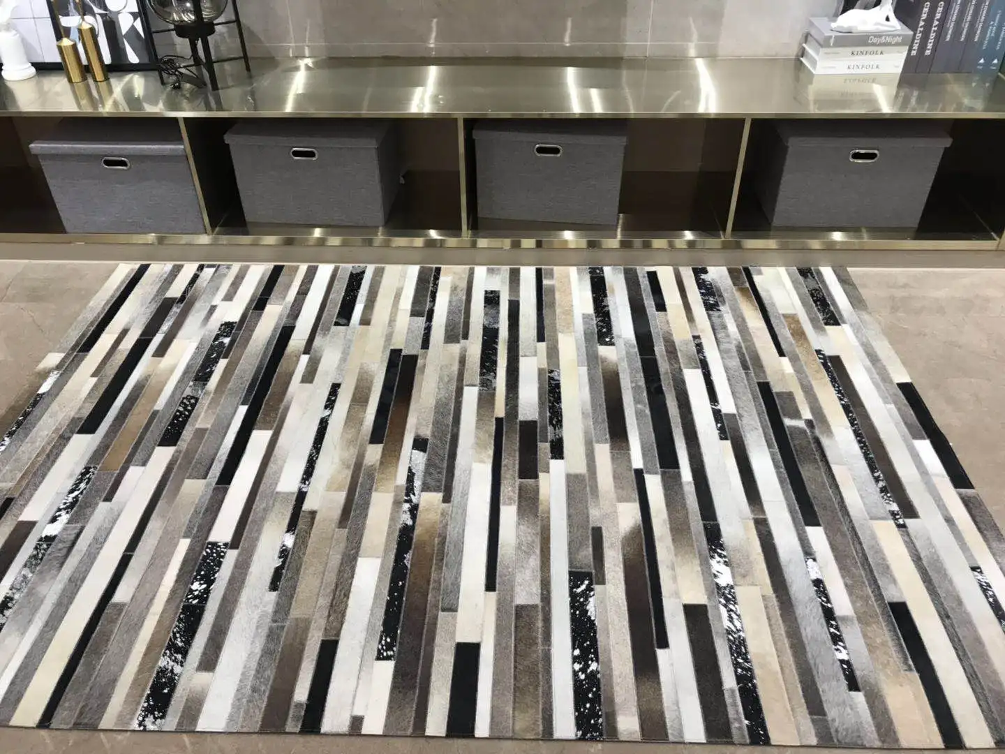 Натуральный полосатый ковер из коровьей шкуры