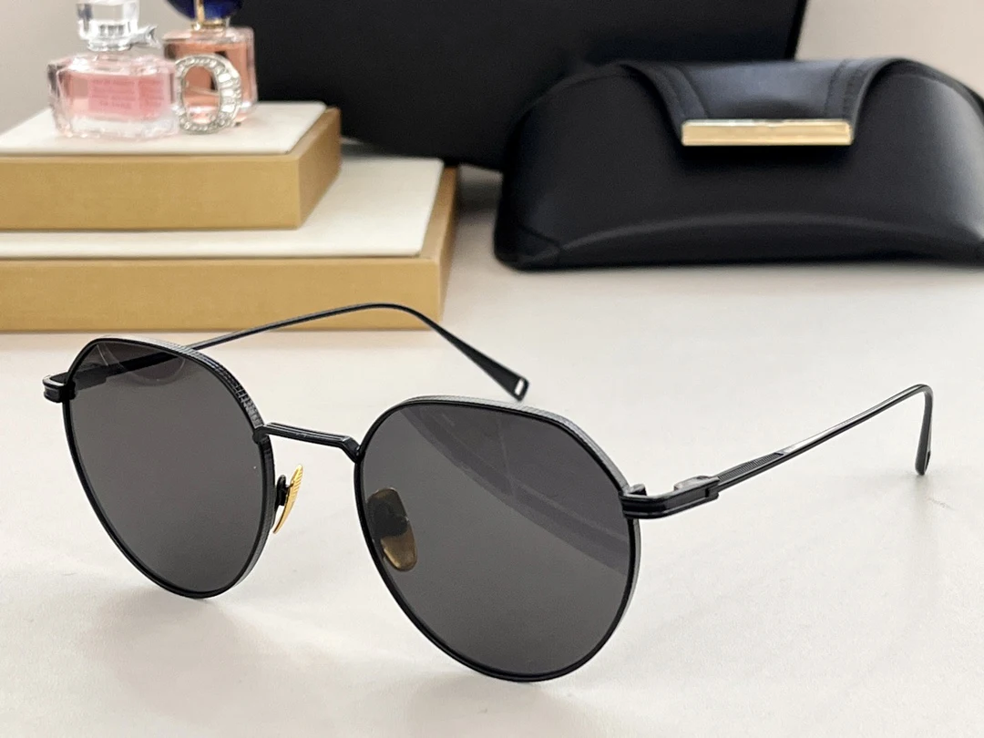 

Men's Sunglasses For Women Style DLX-420A Anti-Ultraviolet Retro Plate Square Full Frame Special Design Eyeglasses Random Box