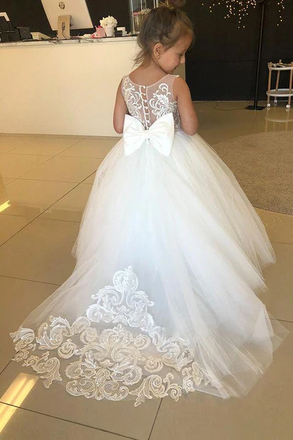 New Princess Lace Flower Girl Dresses Long Sleeves Floor Length Pageant Dresses First Communion Dresses Ball Gowns For Girl MC2222 White