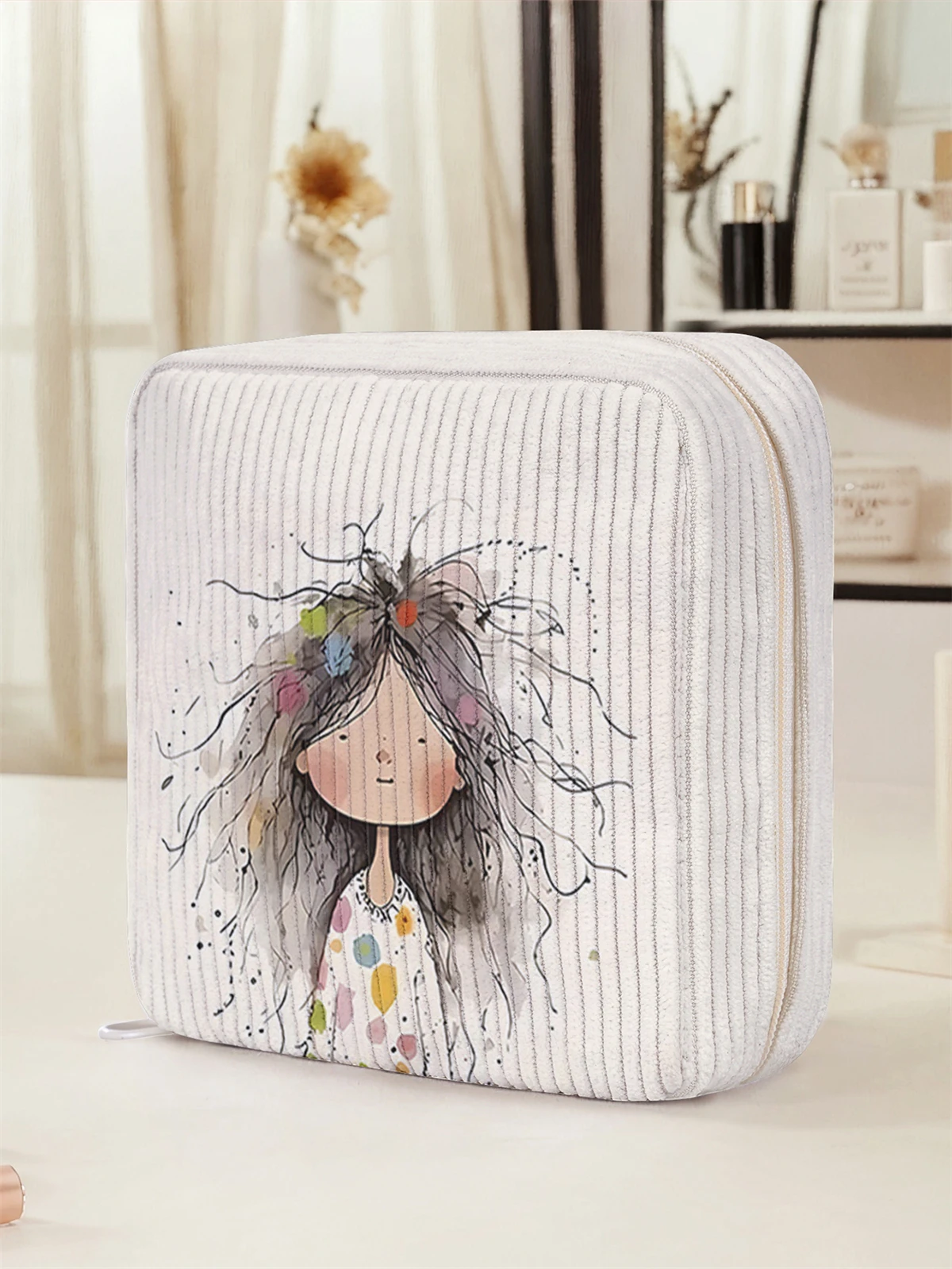 Cartoon girl pattern printed sanitary napkin storage bag, women's lightweight tissue bag, sanitary tissue bag