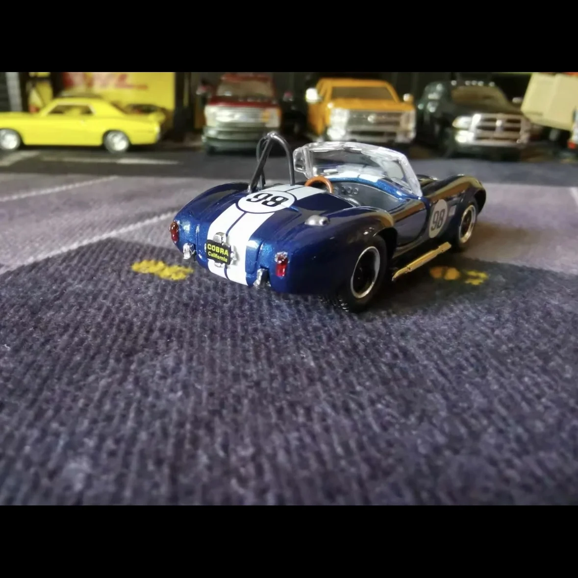 ACME 1:64 쉘비 코브라 427 S/C  98 SC-705-98 장난감 자동차 모델 어린이 선물.