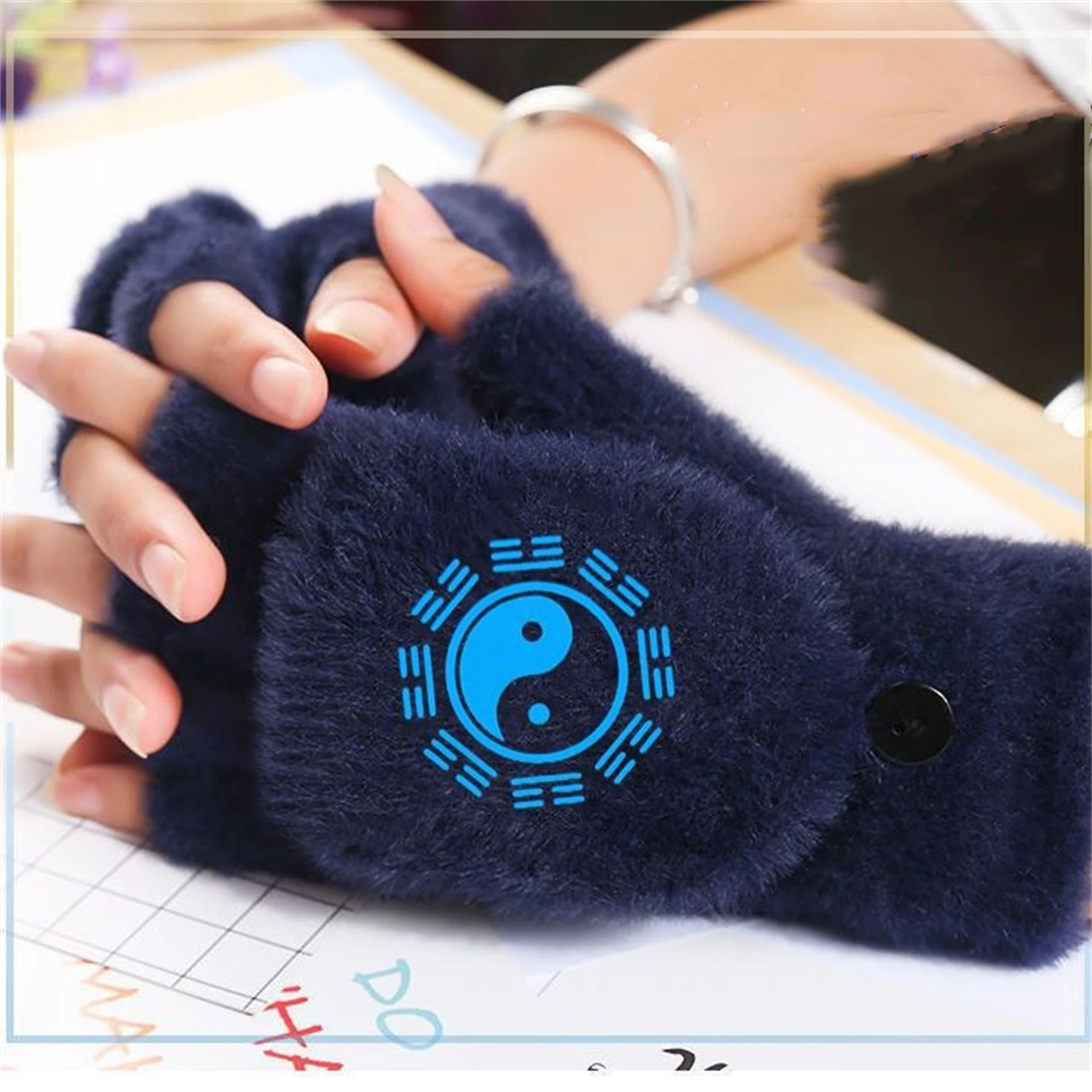 

Plush luminous gloves for autumn and winter, exposing fingers for warmth, boys and girls, thickened flap imitation mink fur, stu