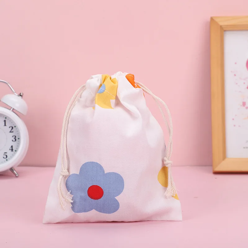 Floral Print Travel Drawstring Bag for Organizing Underwear, Socks, and Makeup