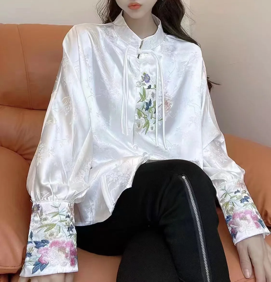 

Изысканные винтажные блузки и рубашки с цветочной вышивкой для женщин 2024 весенние Свободные повседневные топы с рукавами-фонариками блузки