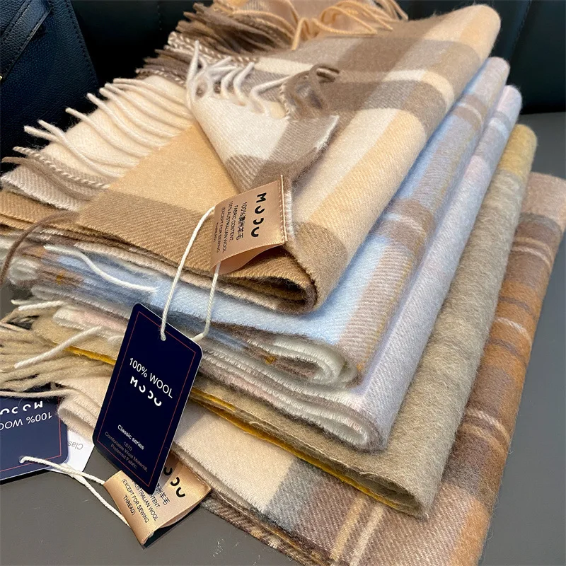 Classic British Style Pure Wool Scarf Unisex Autumn Winter Warm Neck Warmer for Couples Fashionable Business Casual Chic