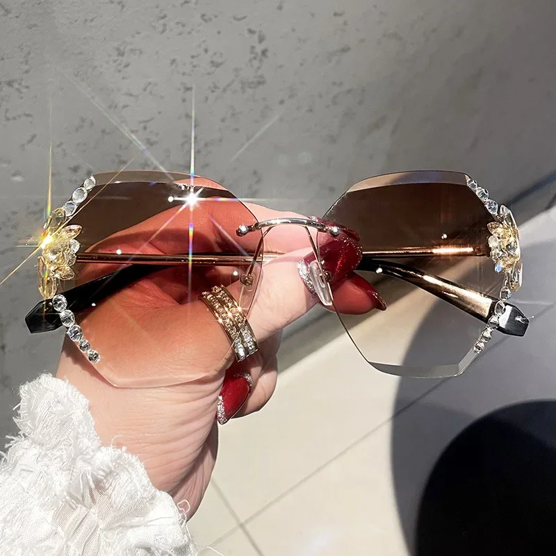 

2024 Versized Gradient Sunglasses Women Luxury Designer Vintage Rimless Sun Glasses Fashion Eyewear for Female Big Frame Mirror