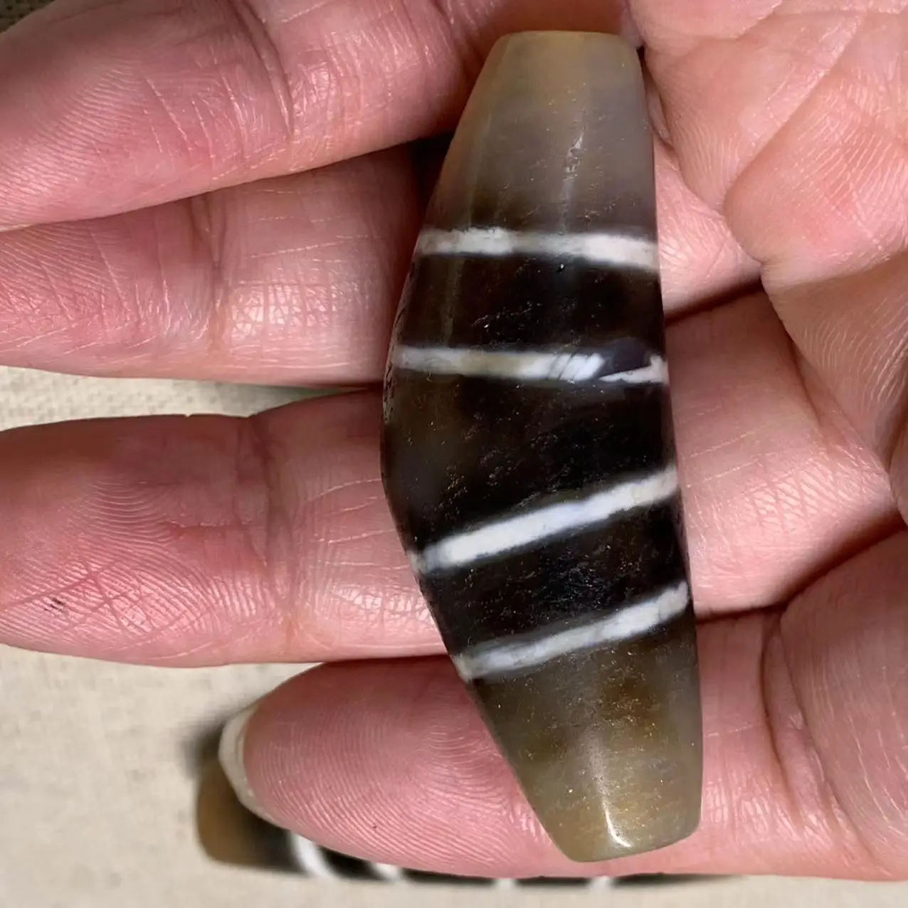 1Pcs/Lot Natural Rare And Precious Sheep Horn Dzi Black Grey Silk Beads Ancient Collection Accessories Gem Jewelry Amulet Taki