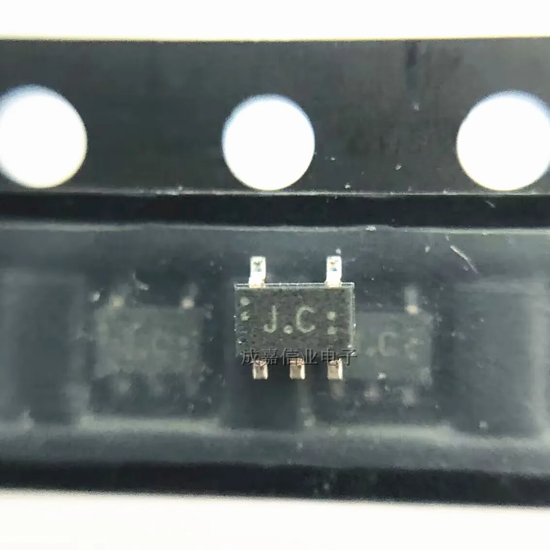 

10pcs/Lot TC7SZ126FU SOT-353 MARKING;JC Buffers & Line Drivers L-MOS 3-STATE BUFFER Operating Temperature:- 40 C-+ 85 C