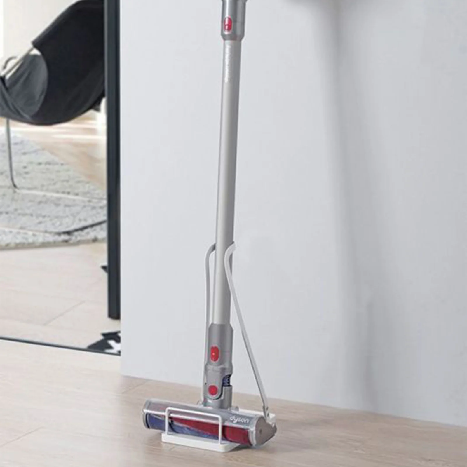 Durable Metal Vacuum Stand for Accessories - Sturdy and Portable Design