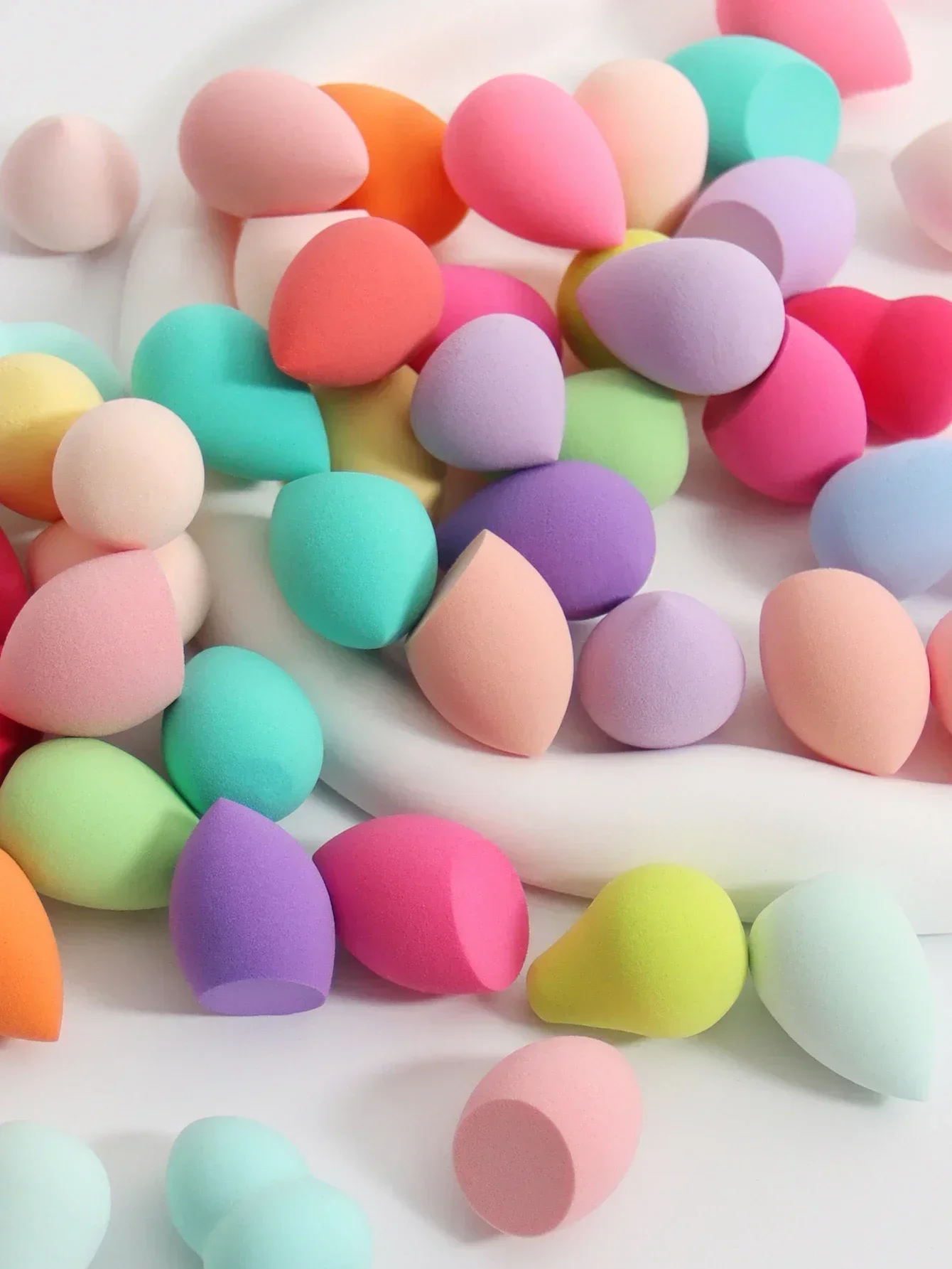 Mini makeup eggs pack