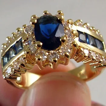 Luxurious Gold Zircon Ring for Men & Women