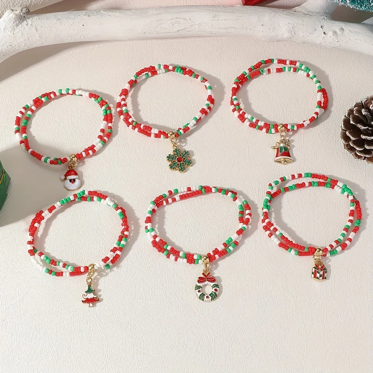 6-piece Fashionable Bohemian Style Handmade Christmas Bead Bracelet Set, Featuring Fashionable Christmas Trees, Bells, Snowflake