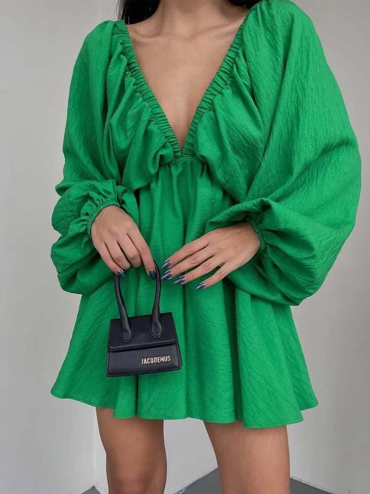 

2023 new V-neck Long-sleeved Dress Puffed Sleeve Skirt V-neck Long Sleeved Dress with Bubble Sleeves and Large Swing Skirt