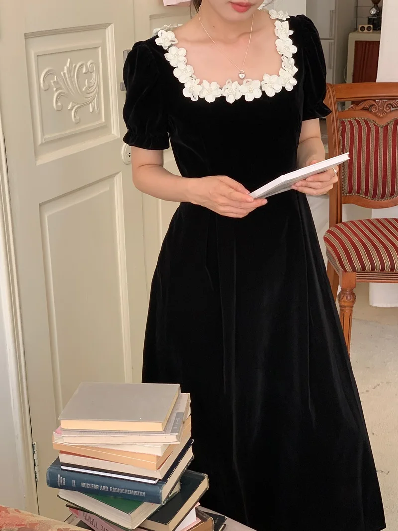 Autumn French Vintage Black Velvet Midi Dresses for Women Puff Sleeves Square Collar A-line Korean Fashion Vestido Mujer New