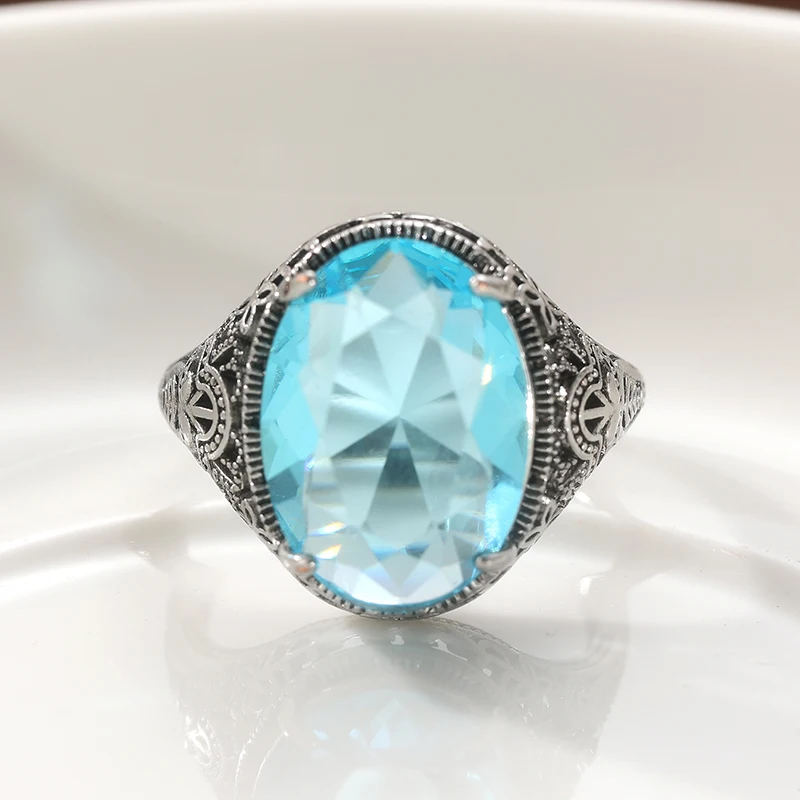 Dazzling Silver Inlaid Sea Blue CZ Women's Ring - Elegant Geometry Daily Wear Party Jewelry