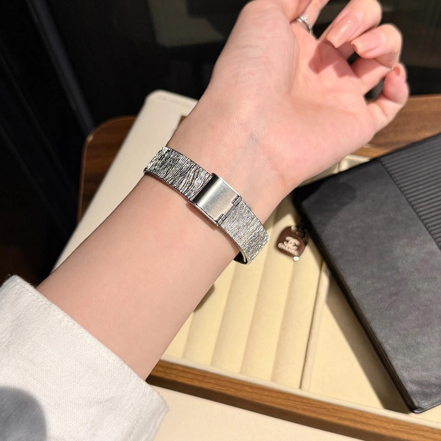 Dünnes, gewelltes Edelstahlarmband für Xiaomi Band 8/9 Pro Damenarmband für Redmi Watch 4 5, für Huawei 8/9/10, leichtes Luxusarmband – Detail 19
