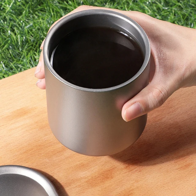 티타늄 합금으로 제작된 이중 벽 물컵, 내구성 강화