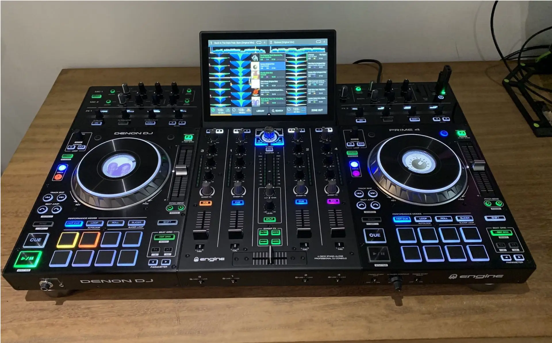 

Denon DJ Prime 4 Standalone DJ System