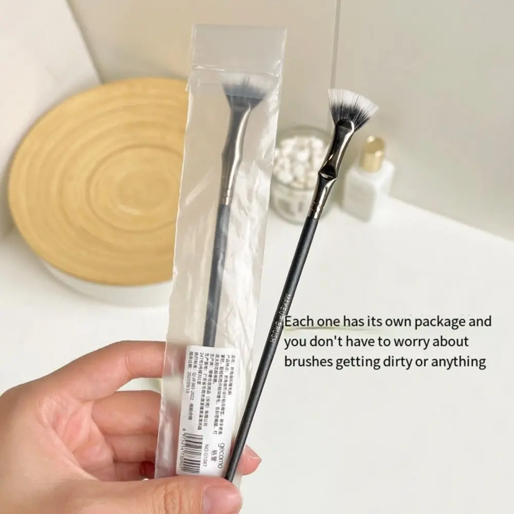 Description Picture 6 of itemLash Wand Brush Angled Fan-shaped Eyelash Brush Clearly Rooted Professional Mascara Fan Brush Soft Wooden Handle Makeup Tool