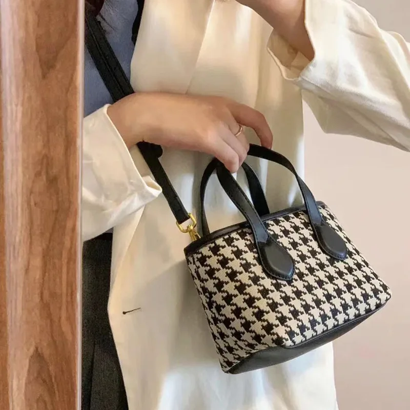 

Women Handbag Versatile Houndstooth Grid Handheld Crossbody Bag Small Bag Fashion Mobile Phone Shoulder Bag for Female