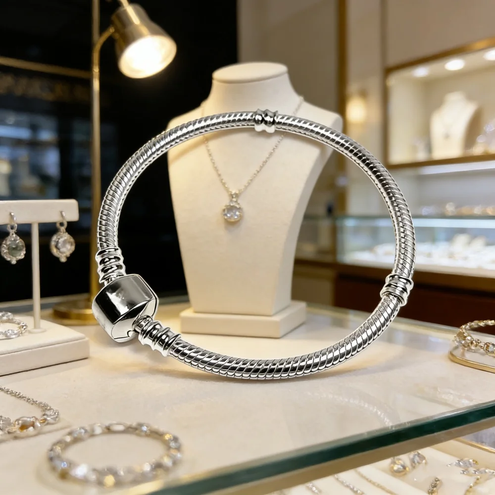 Bracelet charm