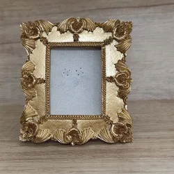 Elegant Vintage Gold Resin Frame - Baroque Desktop Decoration (B)