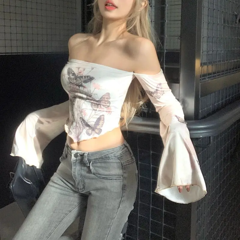 

Women White Graphic Print T-shirt Harajuku Korean Y2k Tee Top Vintage Aesthetic Long Sleeve T-shirt 2000s Fashion Casual Clothes